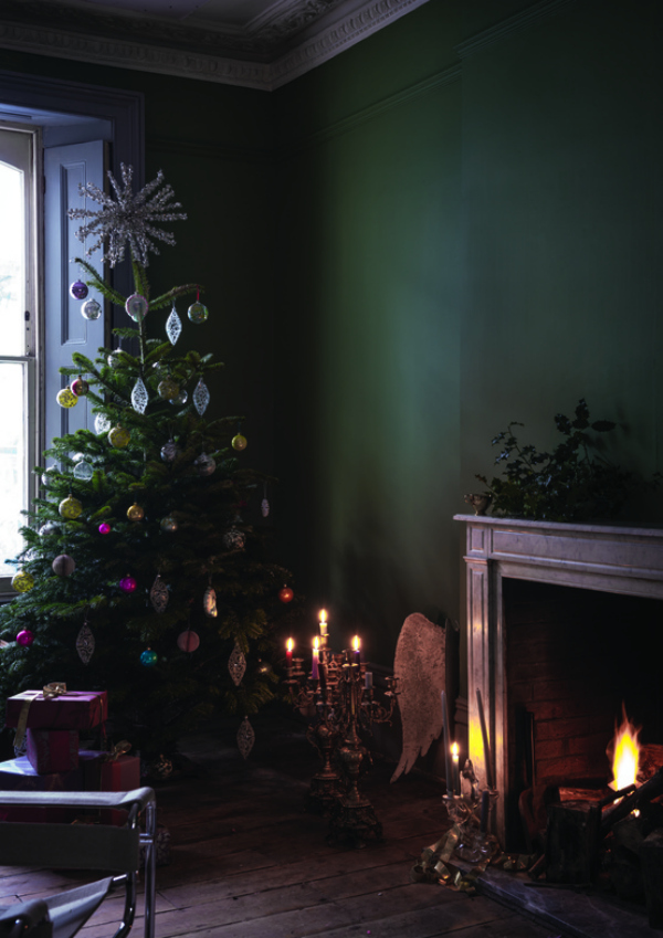moody_colours_christmas_tree_fireplace_candles
