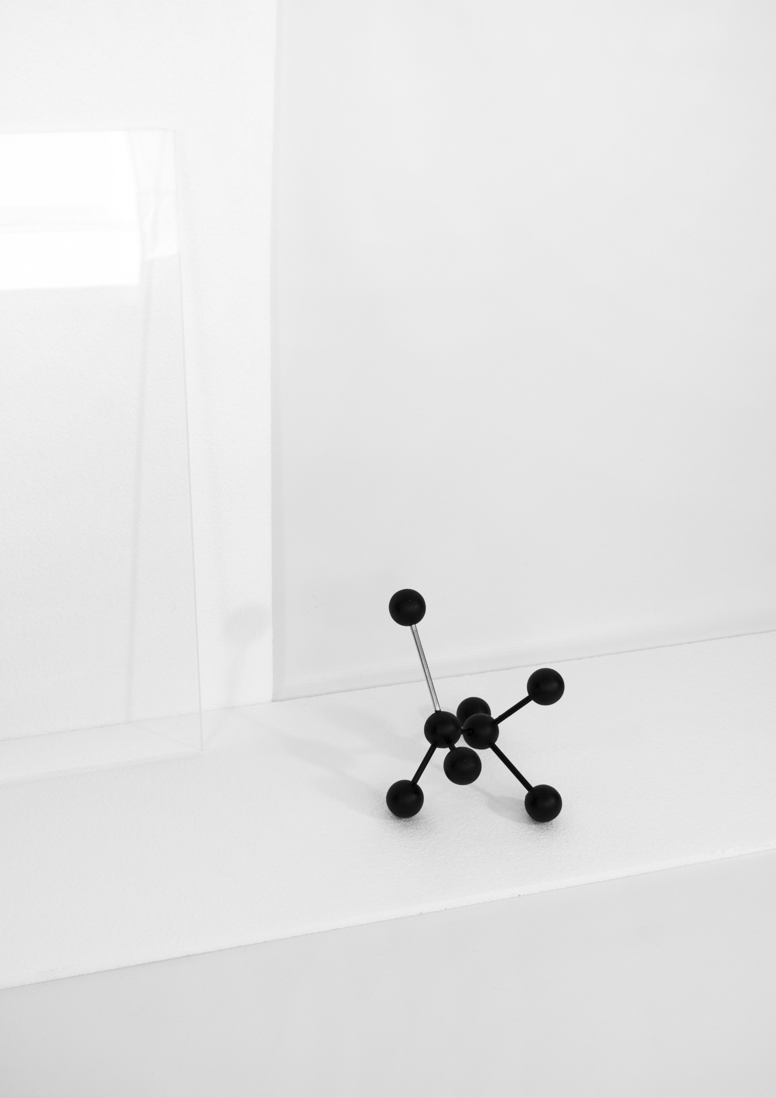 Atom geometric sculpture by Alvaro Diaz Hernandez