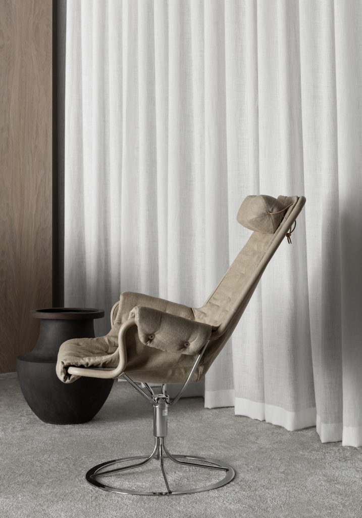 DUX Swedish Design Iconic Chair Jetson