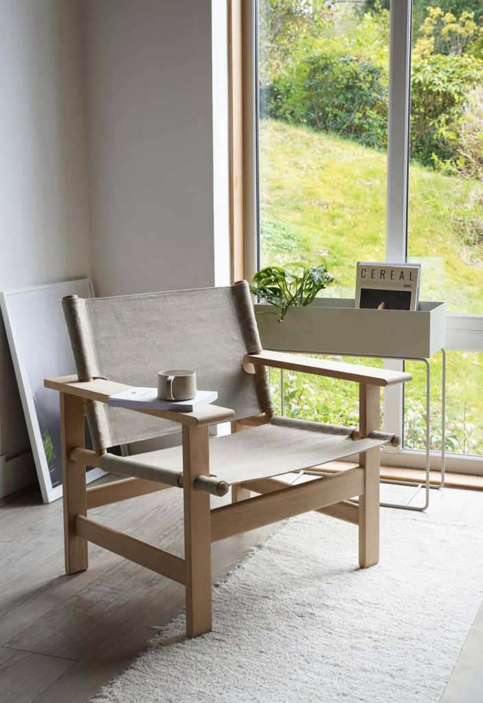 hege-in-france-the-canvas-chair-fredericia