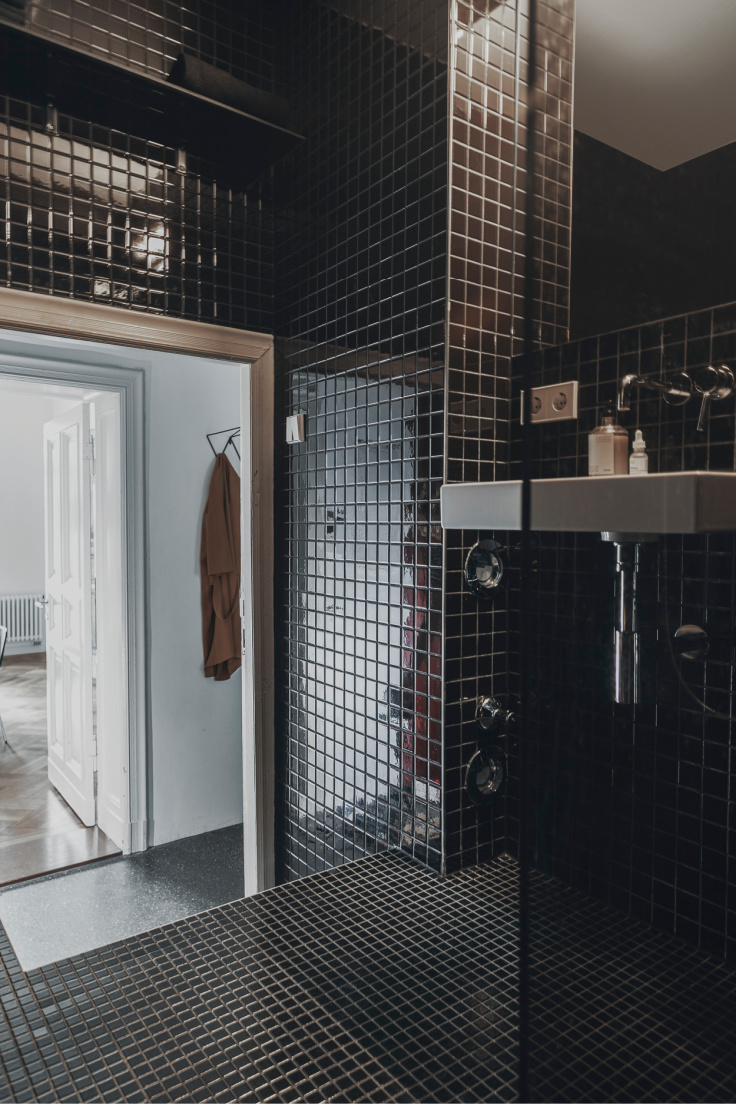 warm berlin apartment fantastic frank black bathroom