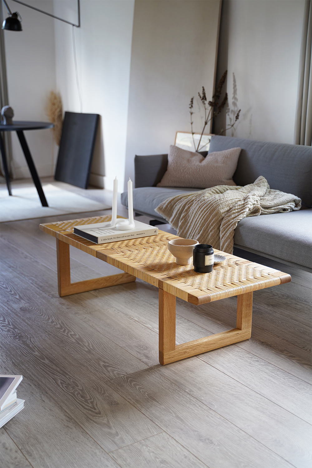A new Danish Design Classic - The BM0488 Table Bench by Carl Hansen & Son