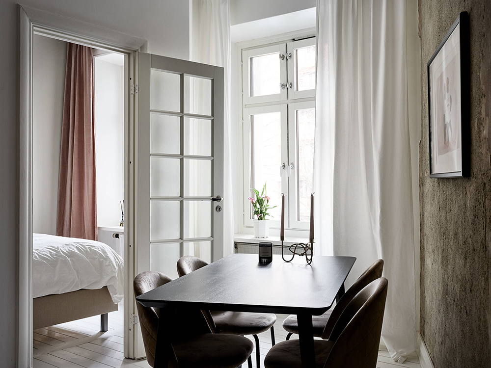 Home Tour | A minimal Gothenburg apartment with exposed plaster walls