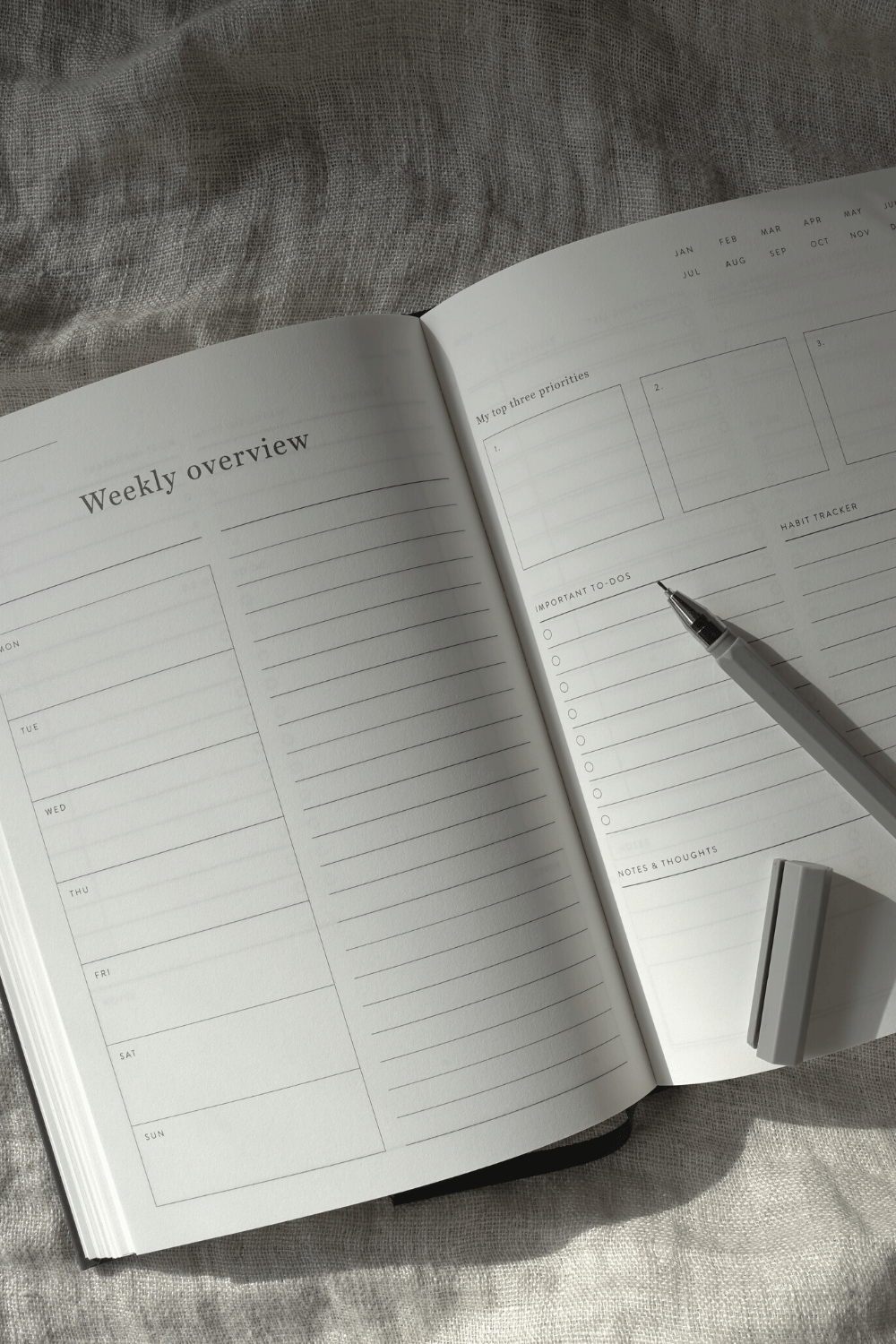 weekly and daily planner to help you achieve your goals in life and work
